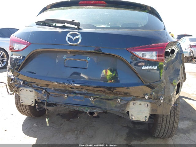 3MZBN1L39JM209531 Mazda py