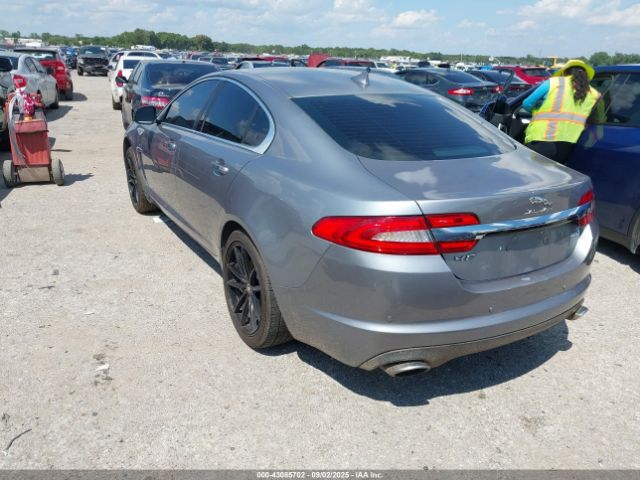 2015 JAGUAR XF SAJWA0F76F8U59685 Photo 2