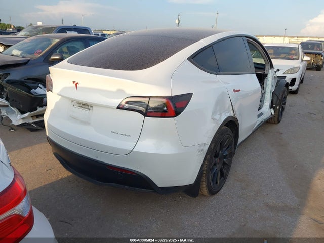 2021 TESLA MODEL Y 5YJYGAEE6MF255445 Photo 3