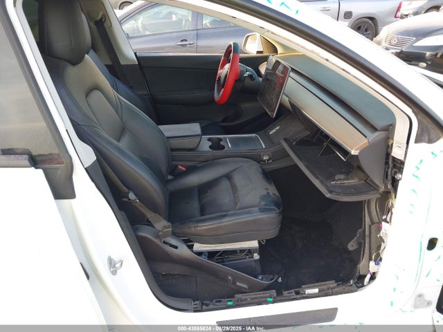 2021 TESLA MODEL Y 5YJYGAEE6MF255445 Photo 4