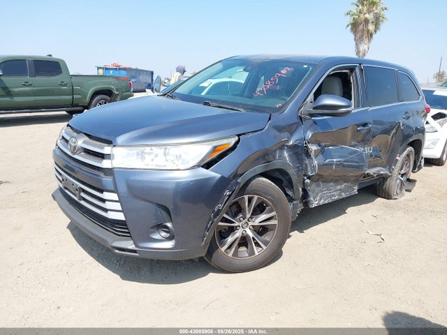 Toyota 1ar-fe 2018 5TDZARFH2JS035157 Image 2