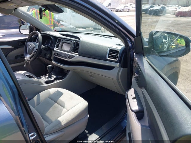 Toyota 1ar-fe 2018 5TDZARFH2JS035157 Image 5