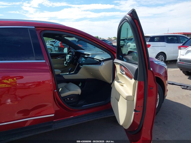 2019 CADILLAC XT5 1GYKNCRS0KZ248435 Photo 4