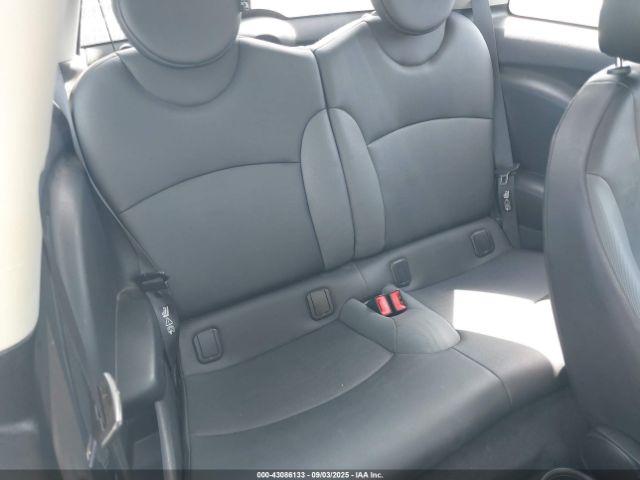 2010 MINI COOPER WMWMF3C57ATZ64343 Photo 7