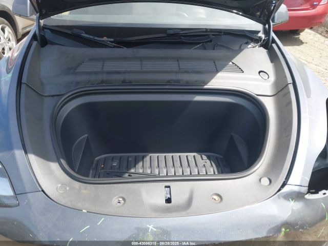 2023 TESLA MODEL Y 7SAYGDEE0PA056378 Photo 9
