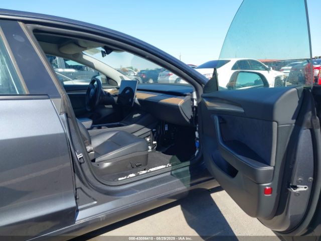 2023 TESLA MODEL 3 5YJ3E1EA1PF682940 Photo 4