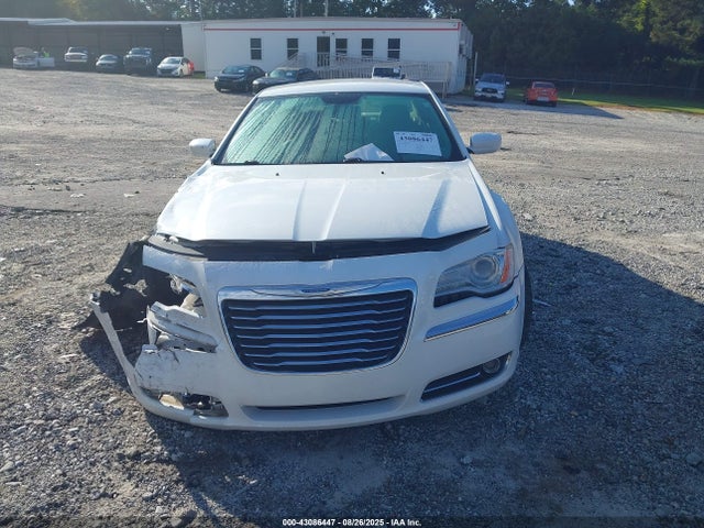 Chrysler 300 2014 2C3CCAAG1EH283148 Image 11