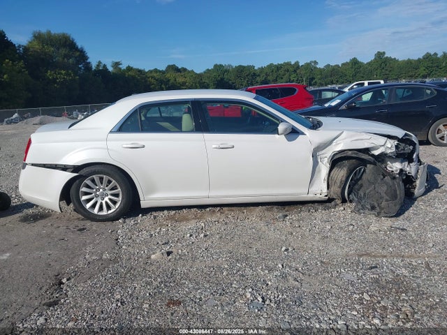 Chrysler 300 2014 2C3CCAAG1EH283148 Image 12