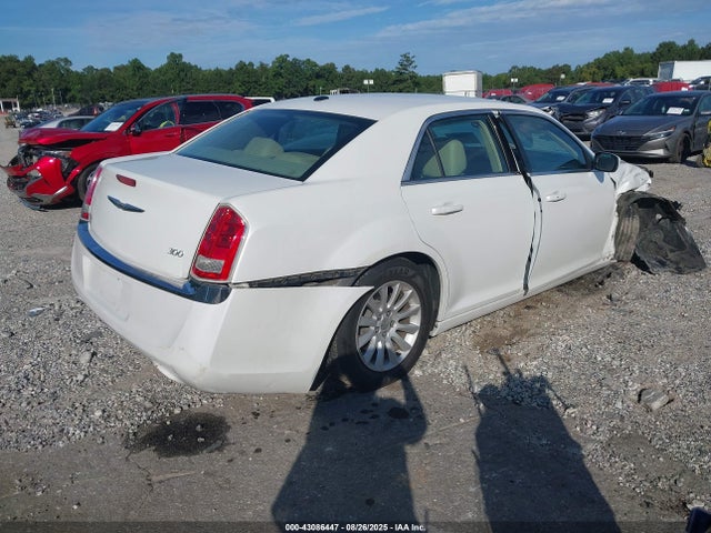 Chrysler 300 2014 2C3CCAAG1EH283148 Image 4