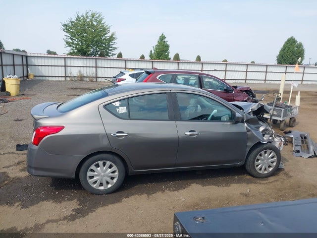 3N1CN7AP7HK425077 Nissan Versa
