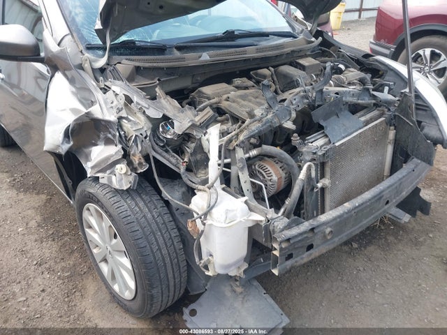 3N1CN7AP7HK425077 Nissan Versa