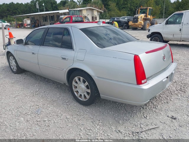 2010 CADILLAC DTS 1G6KA5EY9AU125402 Photo 2