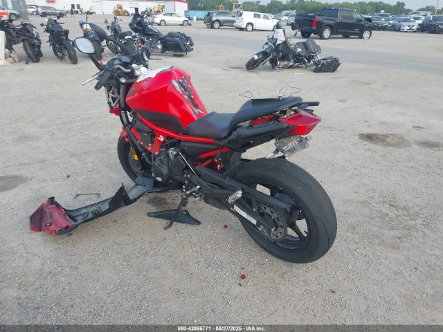 Yamaha Fz6r 2015 JYARJ18E0FA013968 Image 3