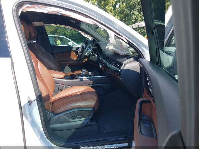 2018 AUDI Q7 WA1LAAF74JD046195 Photo 4
