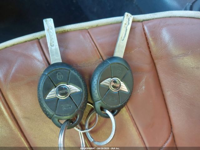 2008 MINI COOPER S WMWRH33518TL96777 Photo 10