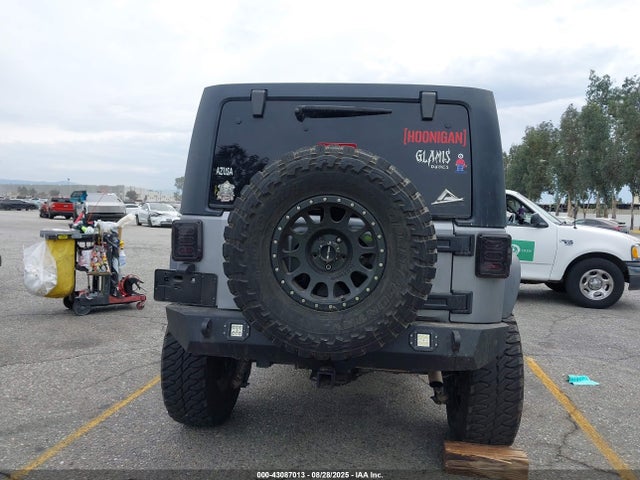 1C4HJWFG7EL107124 Jeep Wrangler