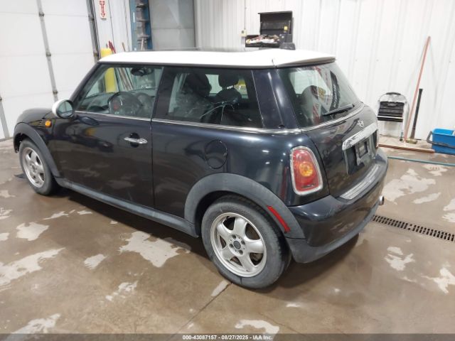 2007 MINI COOPER WMWMF33597TU60515 Photo 2