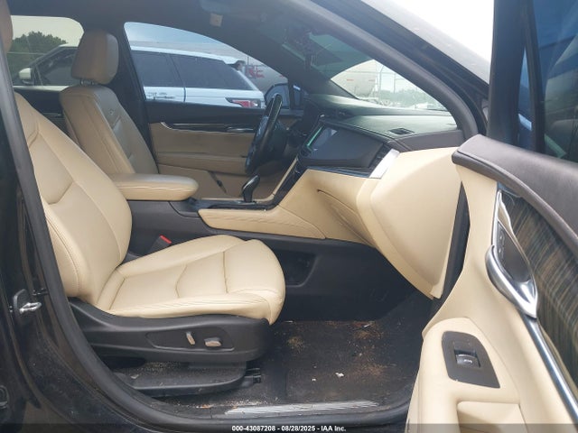 2017 CADILLAC XT5 1GYKNARS6HZ289570 Photo 4