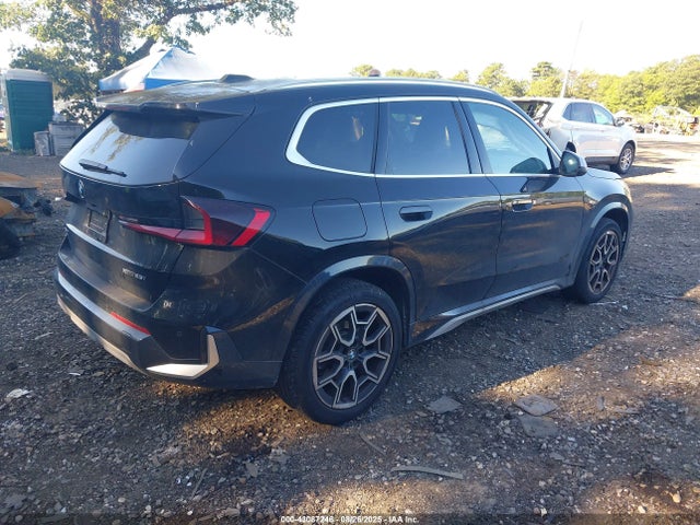 2024 BMW X1 WBX73EF06R5Y36571 Photo 3