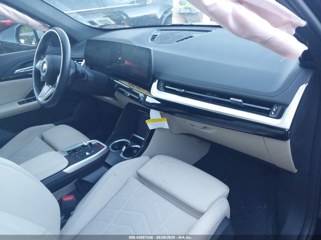 2024 BMW X1 WBX73EF06R5Y36571 Photo 4