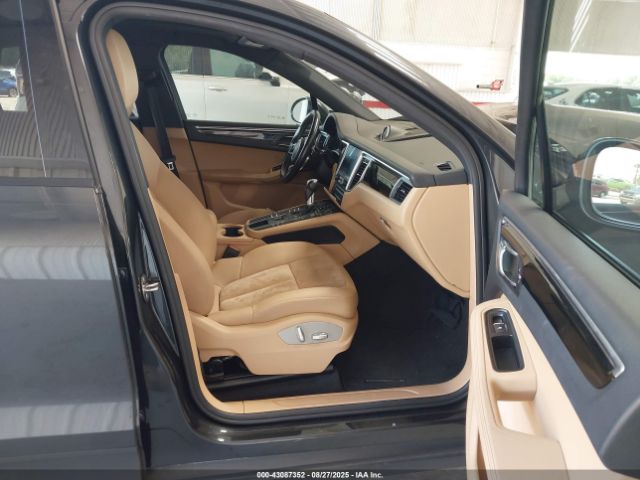 2018 PORSCHE MACAN WP1AA2A59JLB21681 Photo 4