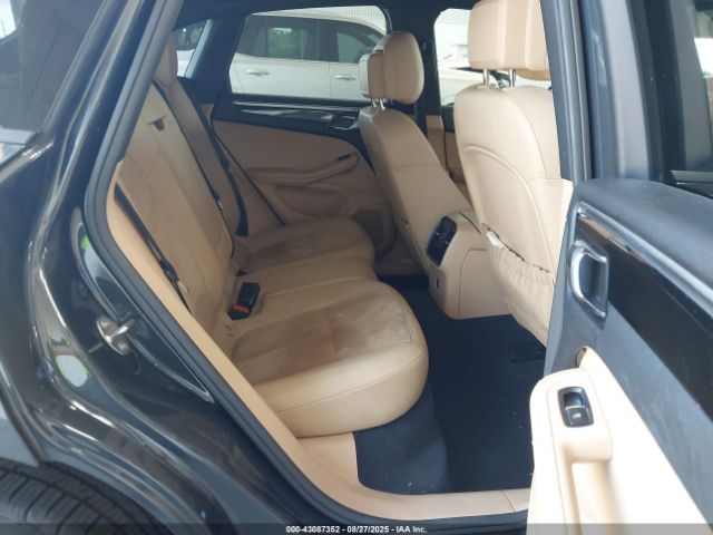 2018 PORSCHE MACAN WP1AA2A59JLB21681 Photo 7