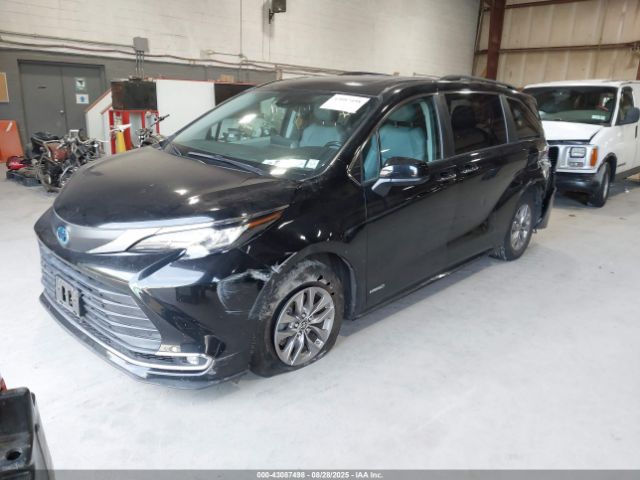 2021 TOYOTA SIENNA 5TDYRKEC1MS017013 Photo 1