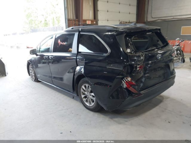 2021 TOYOTA SIENNA 5TDYRKEC1MS017013 Photo 2