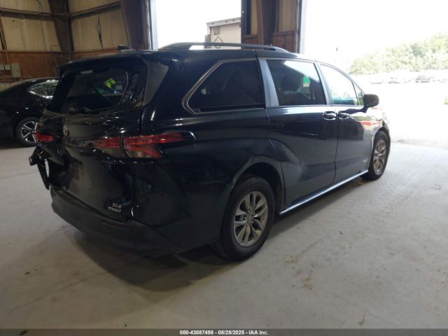 2021 TOYOTA SIENNA 5TDYRKEC1MS017013 Photo 3