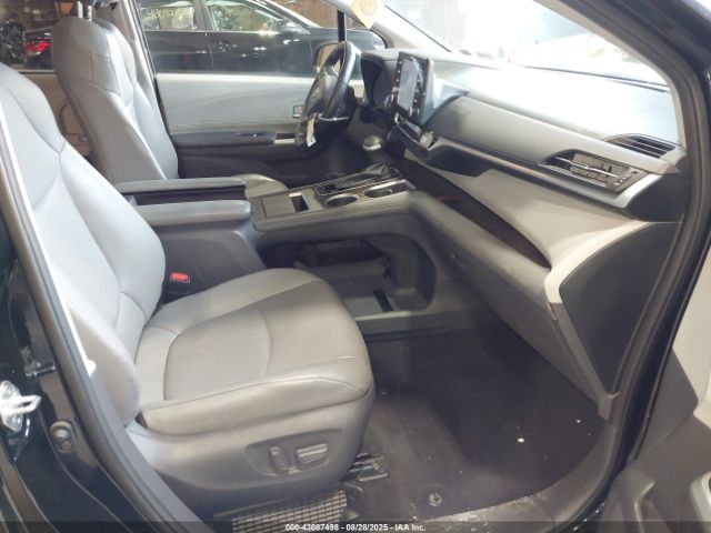 2021 TOYOTA SIENNA 5TDYRKEC1MS017013 Photo 4