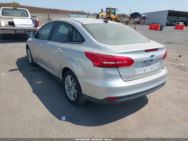 Ford 2015 2015 1FADP3F21FL207095 Image 3