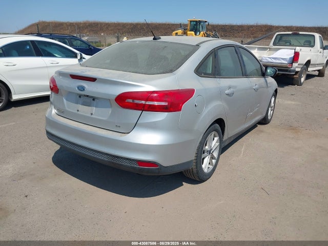 Ford 2015 2015 1FADP3F21FL207095 Image 4