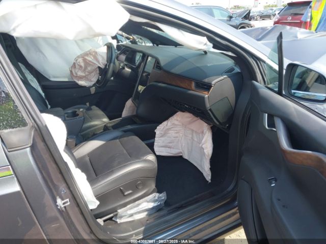 2019 TESLA MODEL X 5YJXCDE26KF150402 Photo 4