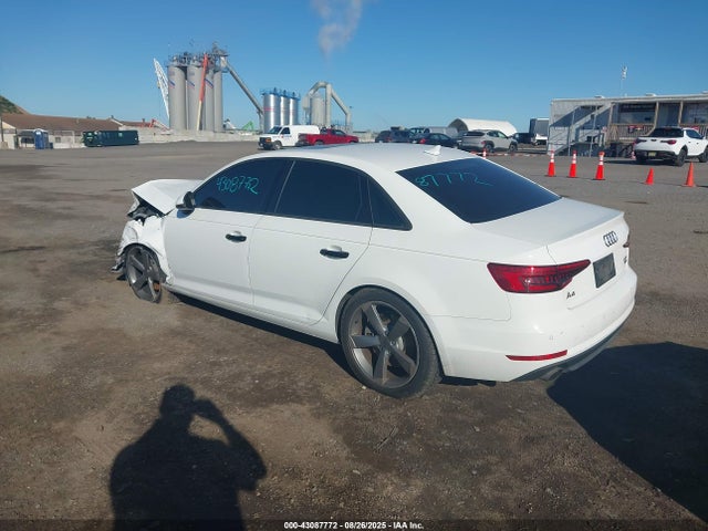 2017 AUDI A4 WAUANAF40HN011694 Photo 2