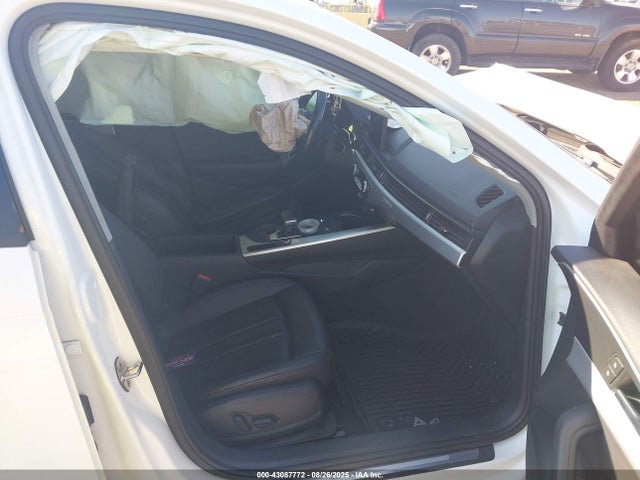 2017 AUDI A4 WAUANAF40HN011694 Photo 4