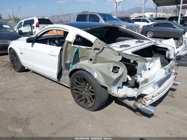 Ford 2014 2014 1ZVBP8CF9E5327832 Image 3