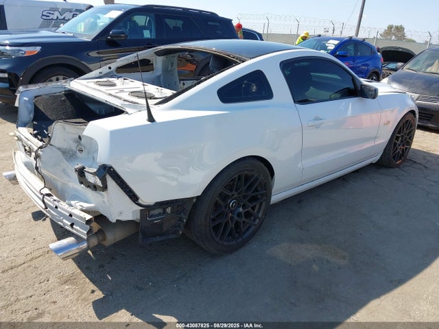 Ford 2014 2014 1ZVBP8CF9E5327832 Image 4