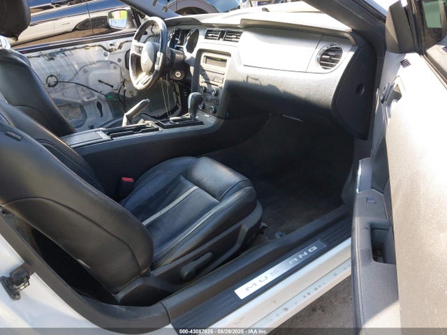 Ford 2014 2014 1ZVBP8CF9E5327832 Image 5