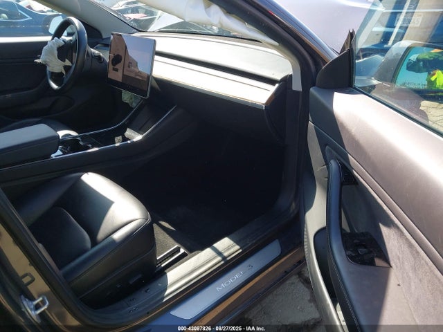 2018 TESLA MODEL 3 5YJ3E1EA6JF045646 Photo 4