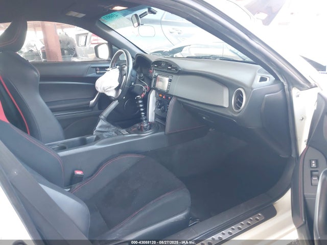 JF1ZNAA19F9710515 Scion 2000cc na