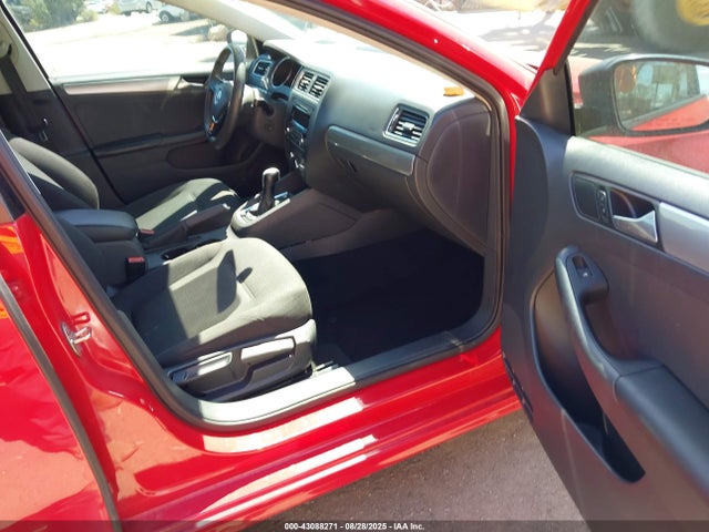 3VWD17AJ5FM305723 Volkswagen 1.8t