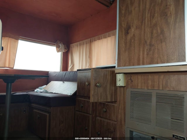43088404 :رقم المزاد ، C096267S0227 vin ، 1977 Dodge Truck مزاد بيع