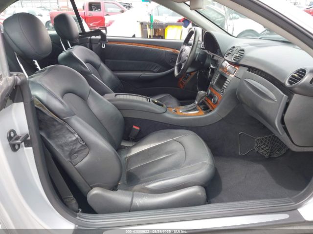 2007 MERCEDES-BENZ CLK 550 WDBTK72F77T080597 Photo 4