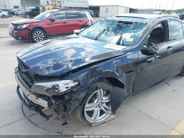BMW 535i Xdrive 2015 WBA5B3C59FD543645 Image 12