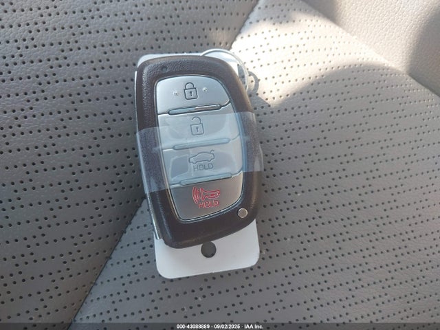 5NPD84LF3HH069572 Hyundai Elantra