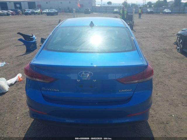 5NPD84LF3HH069572 Hyundai Elantra