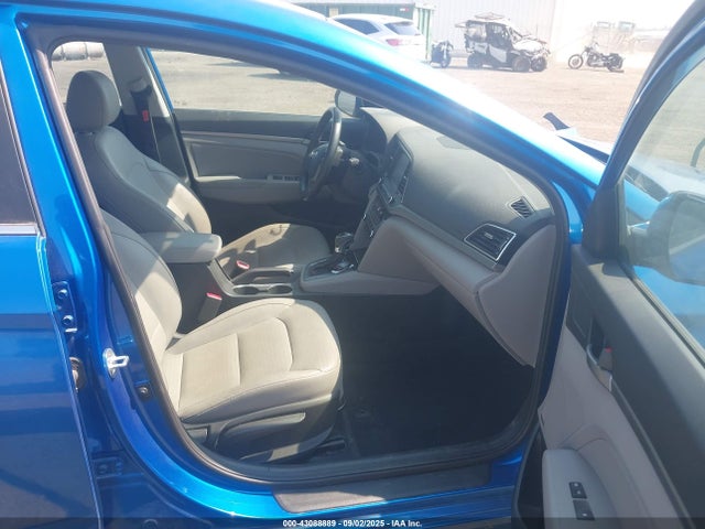 5NPD84LF3HH069572 Hyundai Elantra