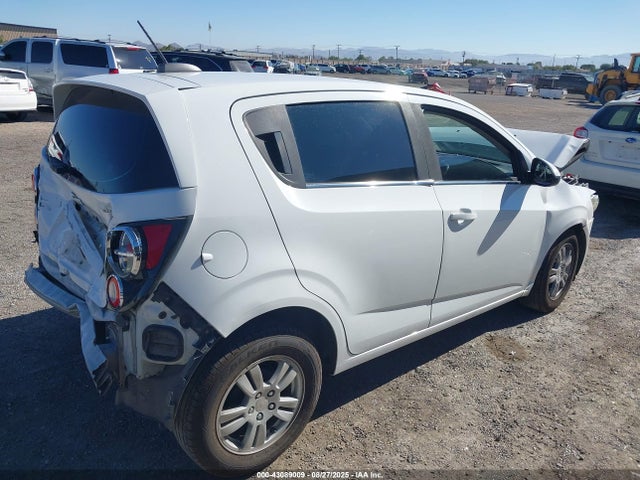 1G1JC6SH0F4175585 Chevrolet luw