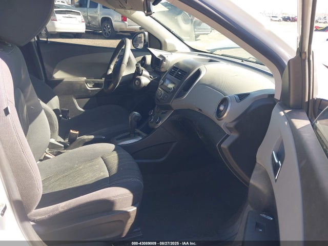 1G1JC6SH0F4175585 Chevrolet luw