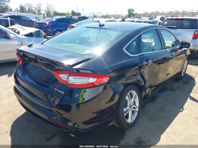 Ford 2016 2016 3FA6P0SU5GR320677 Image 4